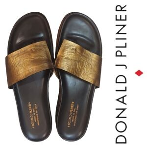 Donald J. Pliner FiFi Vachetta Leather Thong Sandals Made In Italy